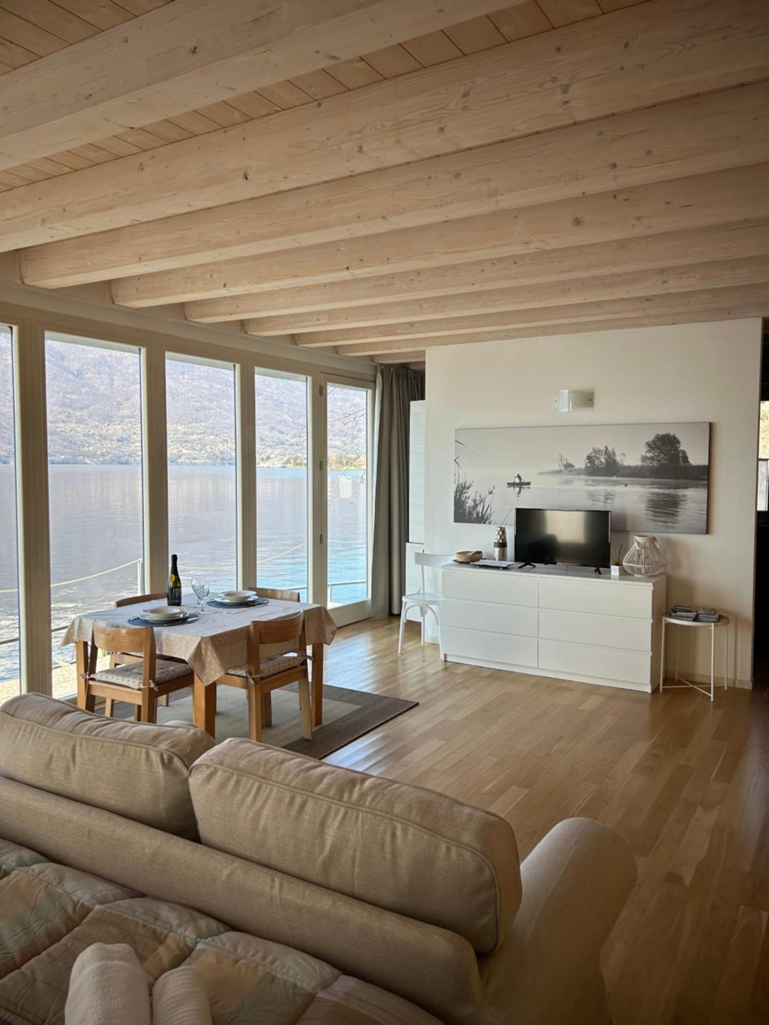 Holiday home The House On The Shore
